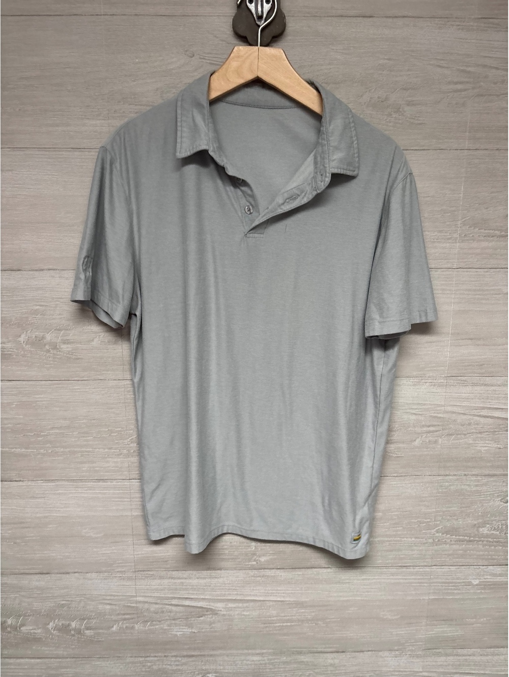 * | Vuori | mens polo. Size M.